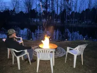 Year round cozy cabin on Trout haven Pond, close to trails & Lake St. Helen