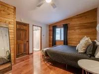 Tranquil Lodge with A+ Amenities Hotels in Naples