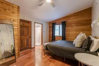 Tranquil Lodge with A+ Amenities