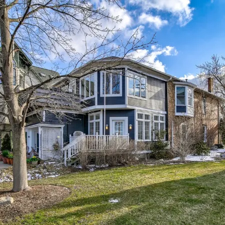 Bayfront King, Harbor View & Porch,  Location, Location!