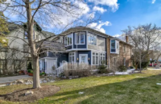 Bayfront King, Harbor View & Porch,  Location, Location!