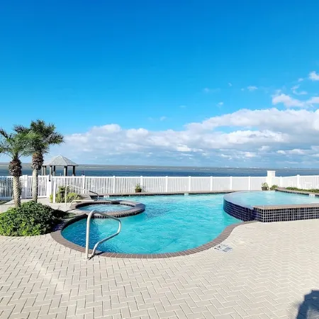 Beautiful And Cozy Bayfront Getaway at Port Isabel