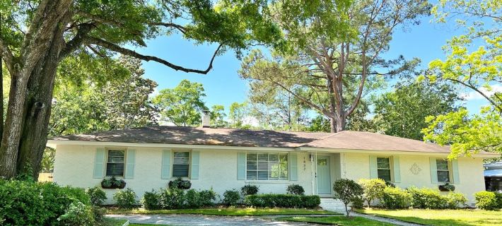 Coastal Cottage in Charming Old Mt Pleasant! Hotéis em Mount Pleasant