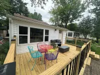 Cottage in Lexington with Lake view just 100 steps from the beach!!