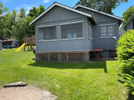 Beautiful Hubbard Lake Waterfront Cottage #2