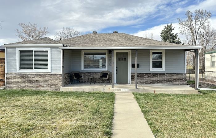 Cozy 3Br Home with AC, Hot Tub & Walkable Restaurants