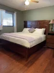 COZY HOME WITH SPARKLING POOL AND PET  FRIENDLY