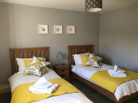 Stunning 3 bed cottage with exceptional views over fields and the Lakeland fells Отели рядом с достопримечательностью «Квакер Тапестри Музеум»