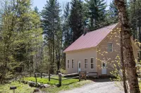 Cheerful 3 Bedroom Mountain Cottage
