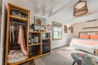 Glamping in Spicewood TX Hill Country~ Cabin 2 The Freya at Green Acres