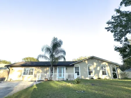 Modern Peaceful Pool Home, 25 Mins To Theme Parks!