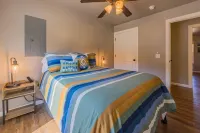 Fun Beachfront Retreat! Amazing View, Huge Covered Porch, EV Charger, and more! Hotel a Haskell County