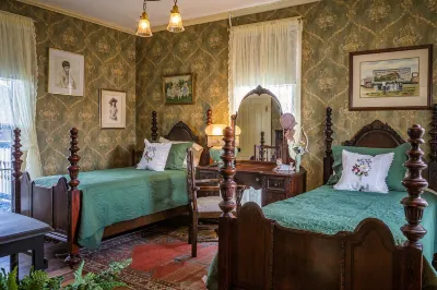 Timeless on Tenth - Historic Downtown Noblesville
