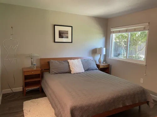 Private spacious 2-bedroom apartment - pets welcomed
