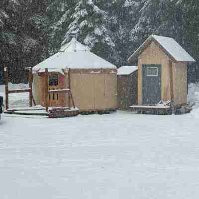 Cozy yurt just a short distance to Seward boat harbor and downtown. Hotel Exterior
