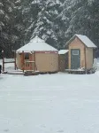 Cozy yurt just a short distance to Seward boat harbor and downtown.