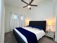 Trailside #1 Winter Fun Retreat~ Ski, Snowboard, Snowmobile, HotTub, Hiking