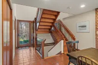 Ipswich Riverfront Lodge / Horse Friendly Barn+Paddocks / Kayak+Canoe/ Sleeps 10