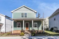 The Westchester - A modern bungalow 9-minute walk to downtown Ball Ground