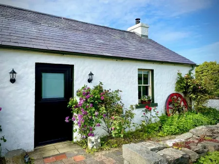 Cottage in Ballintoy, Causeway Coast - sleeps 5 Отели рядом с достопримечательностью «Подвесной веревочный мост»