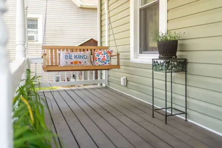 House on cul-de-sac Отели рядом с достопримечательностью «Университет Мэри Болдуин»