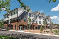 The Branch, East Nashville - 12min to DWNTN, artistic light-filled home
