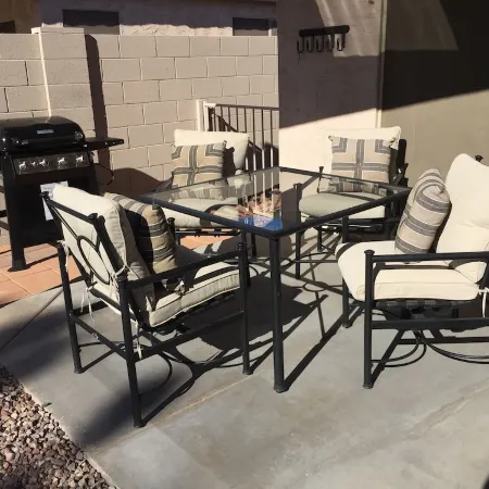 Private Vacation Getaway! Plenty of Sunshine w/Pool & Comfy Place to Stay.