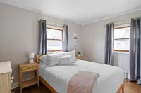 Whole House in Bay View + Fenced-in Yard + Parking