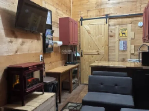 Barn stay with dairy goats! Your clean cozy spot in the barn is waiting for you 奧蘭治縣酒店