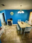The Beach House-2 miles from beach, ping pong, king bed! Hotels in Navarre