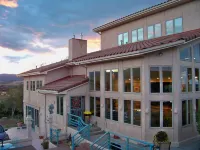 Luxury Villa with unobstructed Rocky Mountain & nature views in every direction Hotel a 