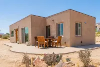 Juniper House - Close to Joshua Tree National Park - Hot Tub - Amazing Views