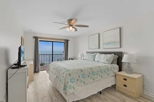 Beachfront Ocean View! Large Family Friendly Condo - 2-Star