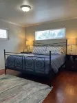 Cozy All Hardwood Home w Private Pool Near Enloe & Csuc - 3-Sterne
