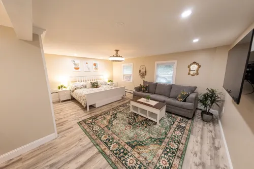 Extra large 1 Bedroom apartment!