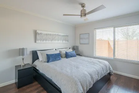 The Oasis of Scottsdale Old Town Getaway 1BR Отели рядом с достопримечательностью «On The Edge Gallery»