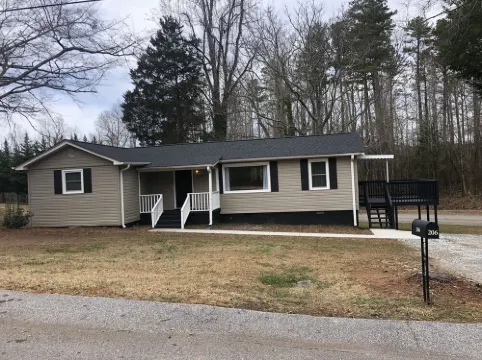 Swamp Rabbit Retreat Hotels in Travelers Rest