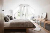 Chic Multi Award Winning  Luxury Cotswold Cottage - Sleeps 8
