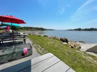 “Low Tide” cozy studio for two! Hotels in Tremont