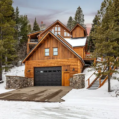 Bridger Lodge: Ski-In Ski-Out/Hike/Bike/Fish/Hunt Bridger Bowl Ski Area