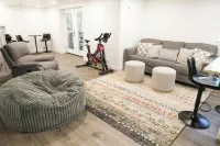 Provo 3-bedroom; new, fireplace, BBQ, AC, fast WiFi. Close to BYU, MTC, Sundance Hotels in Provo