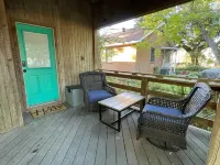 Peachy Beach House - Hot Tub, Putting Greens, Arcade, Yard Games, Close to Beach