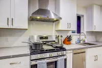 NEWLY FURNISHED! RECENTLY RENOVATED! CUTE SPACE! CLOSE TO SFO!