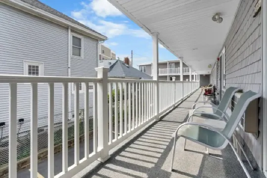 Beachside Getaway - Steps to the Beach