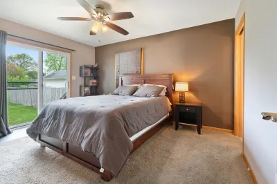 Family Getaway 2BR/2BA with Sauna - Air Hockey - Bar Hôtels à proximité de : Waterloo Bucks Baseball