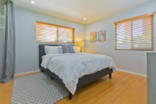 The Crest: Mid-Century Couples Retreat- Pool & Mountain Views - 2 Beds #066151 Hotels in Indian Wells