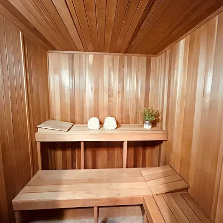 3 Levels w/ Magnificent Mountain Views, 5 Mins to Stratton Base, Sauna, Firepit