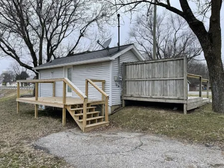 Quaint, tiny home in the small town of Bainbridge.  Newly remodeled.
