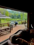 Charming chalet with 5 bedrooms and WiFi, fitness room in peaceful Roxbury