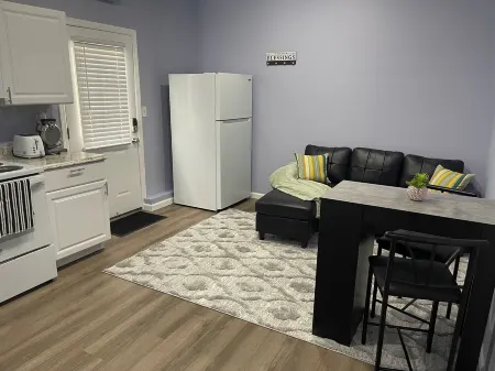 Luxurious, pristine apartment near country club, perfect for a splendid getaway! Отели в г. Бохемия